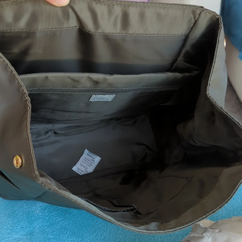 Backpack - Picture 3 of 8